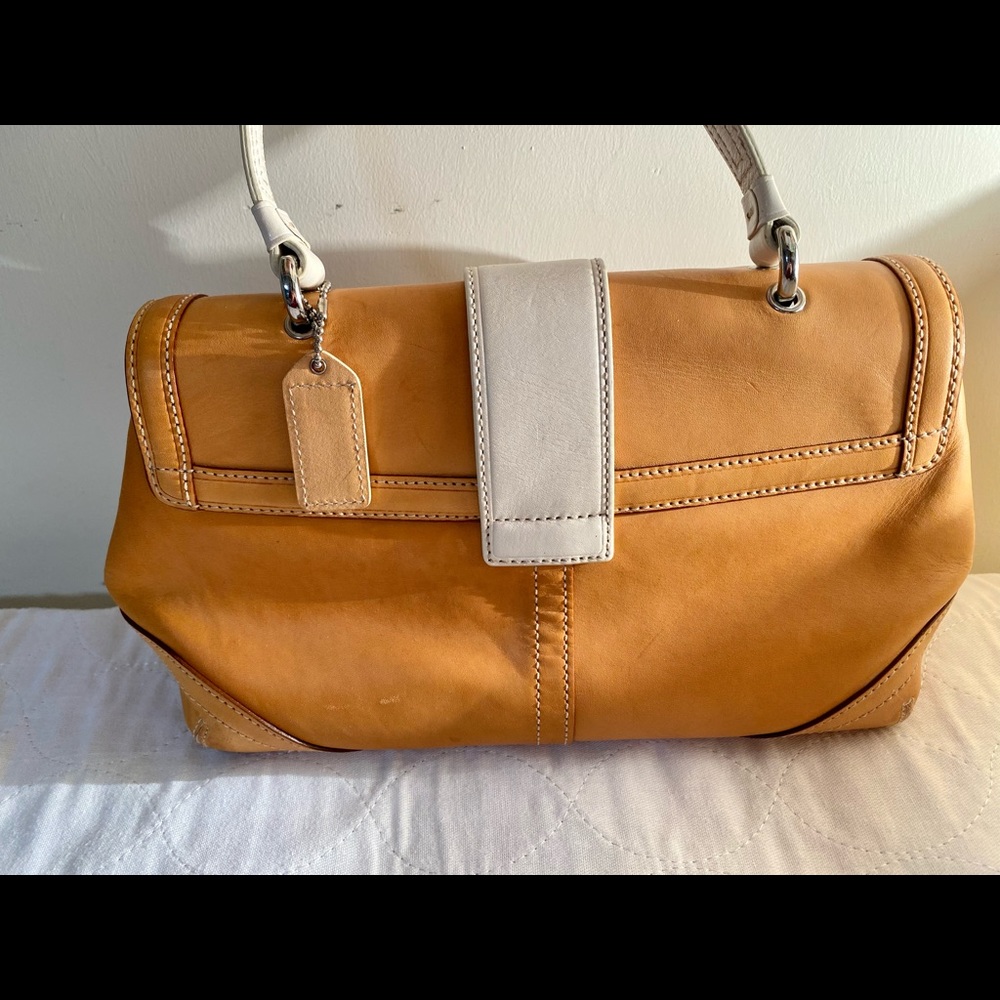 Coach M33-6692 purse.